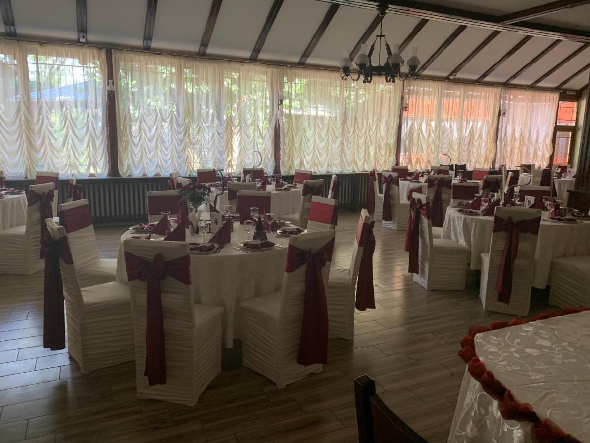 Pensiune Restaurant Rustic Rm Sarat راميكو سارات المظهر الخارجي الصورة